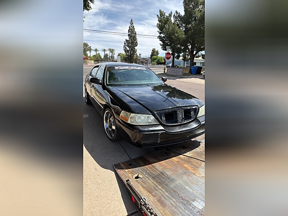 lincoln town car 2007 1LNHM81W67Y617354 image lincoln town car 2007 1LNHM81W67Y617354 image
